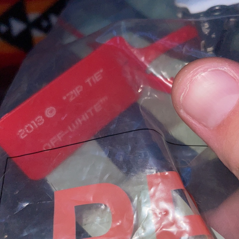 Off-White Key Holder - image 5